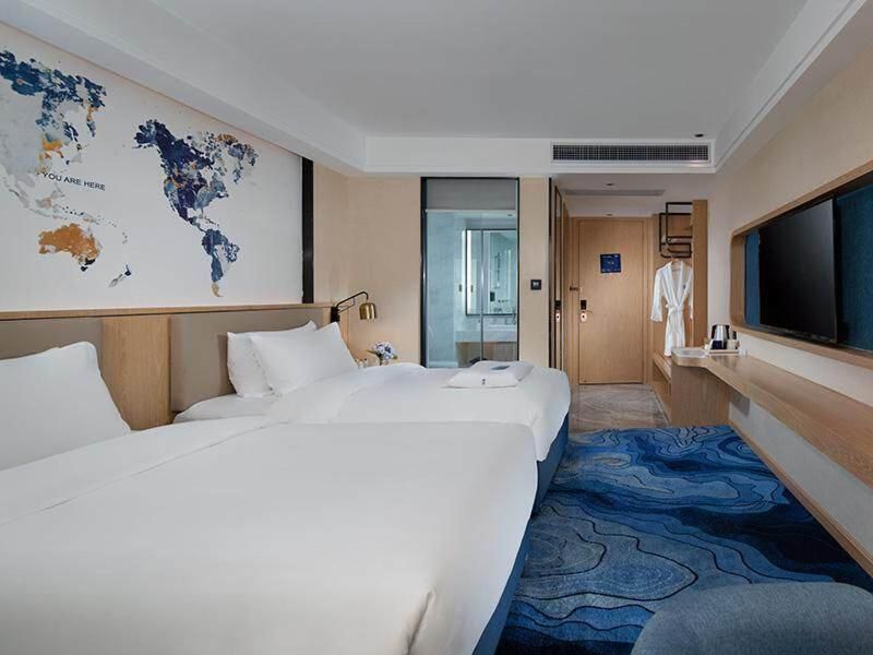 Superior Twin Room With View