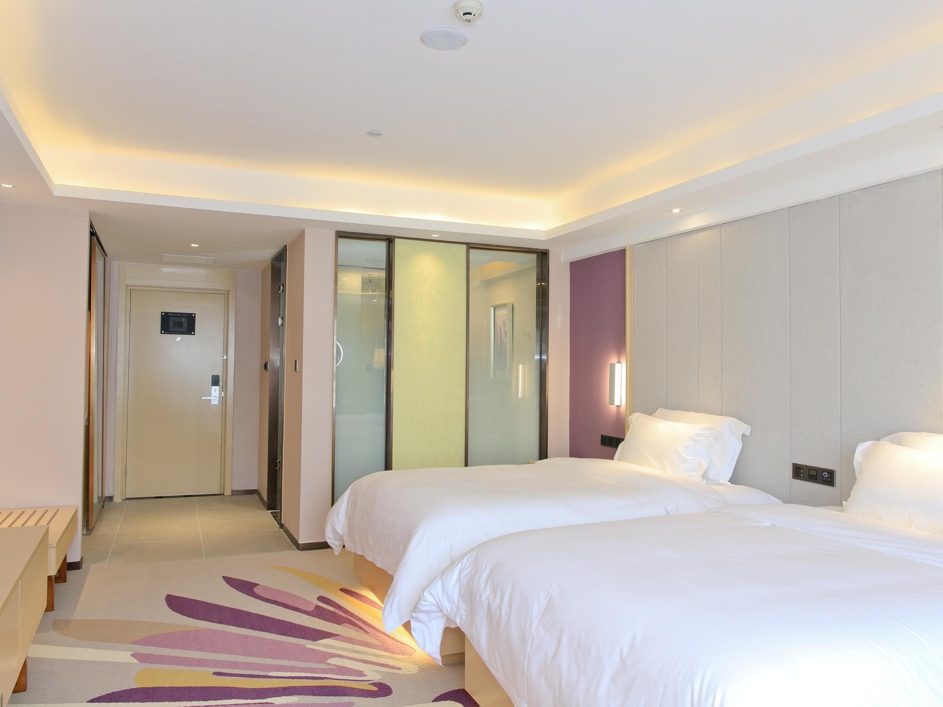 WH - Deluxe Room Twin