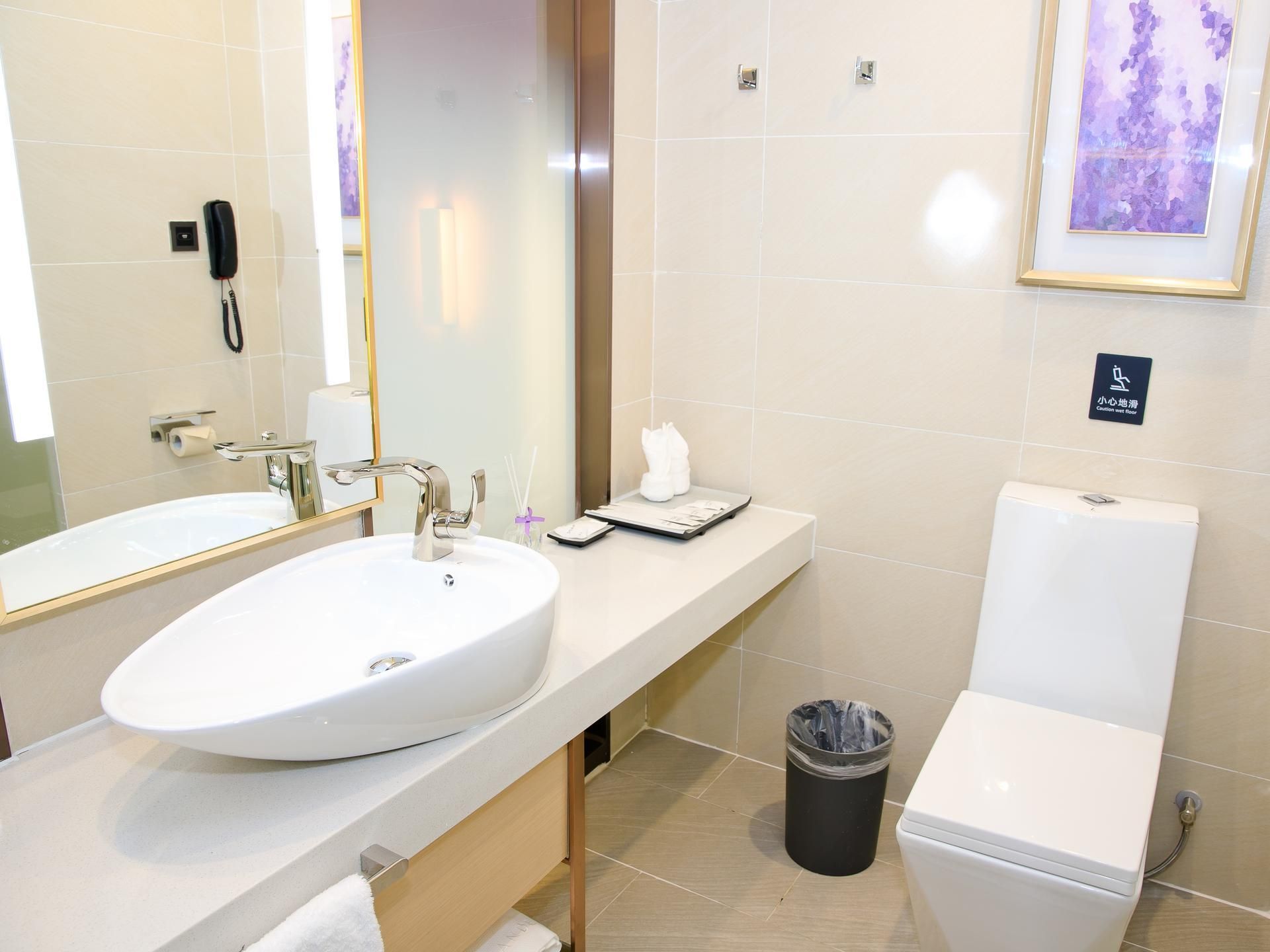 WH - 1 Bed Room with View