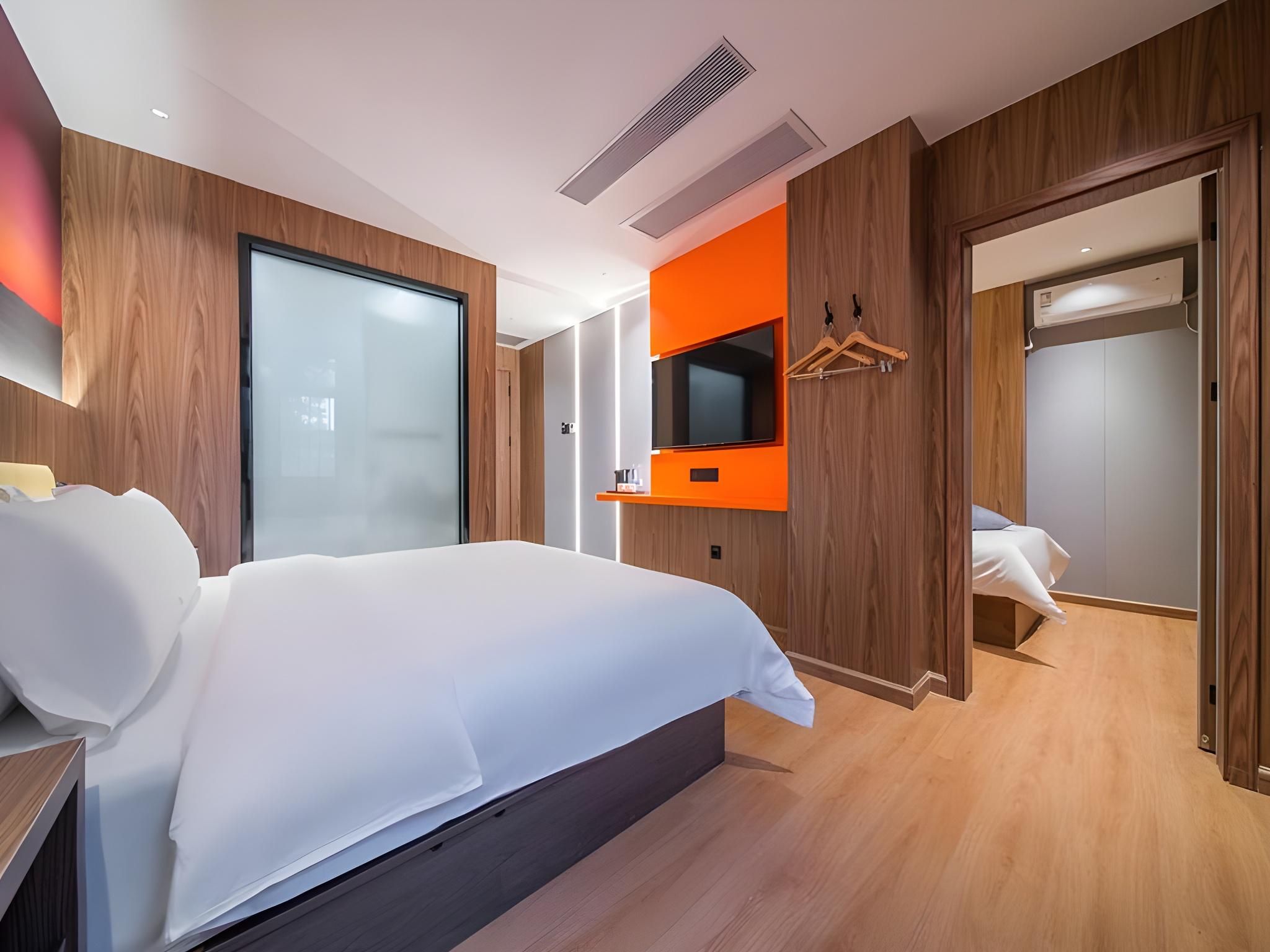 Warm Bonding Room