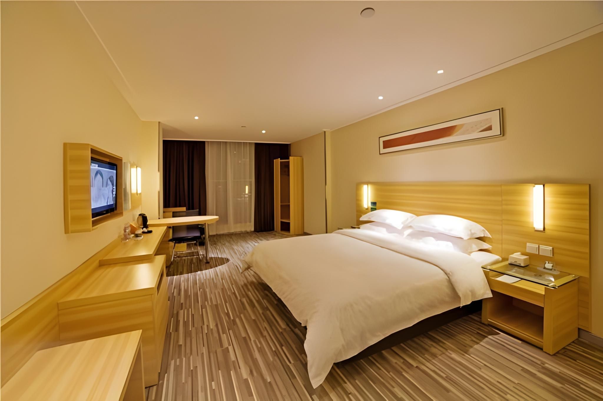Business Queen Room