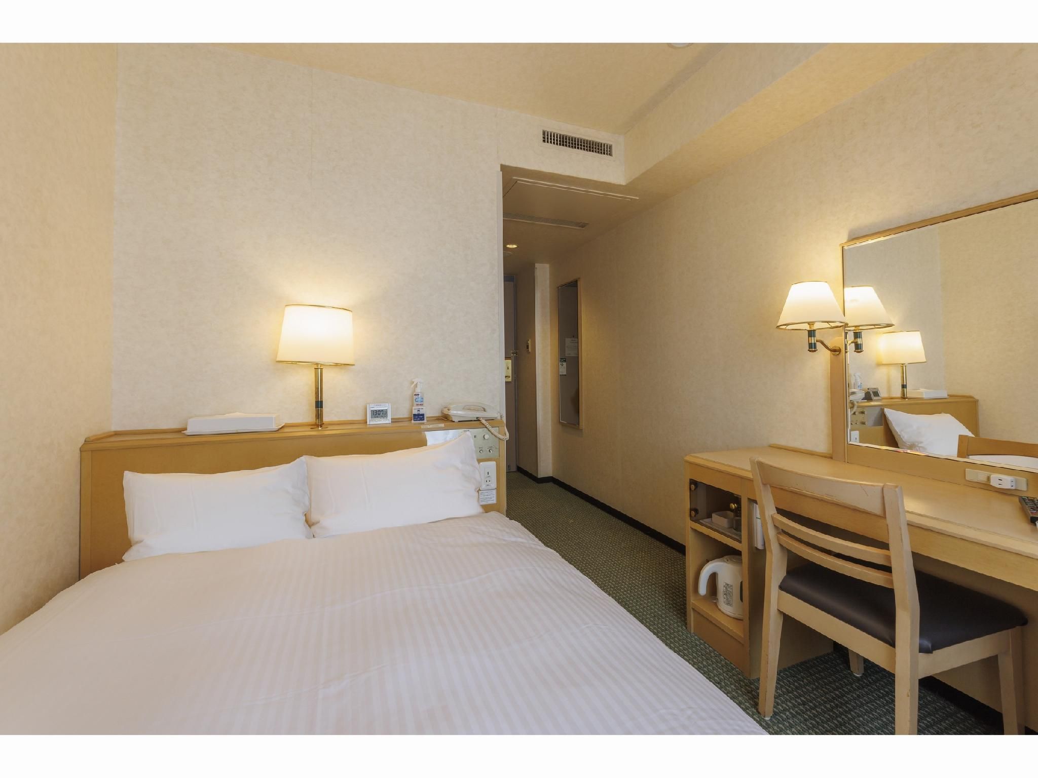 Small Double Bed Smoking
