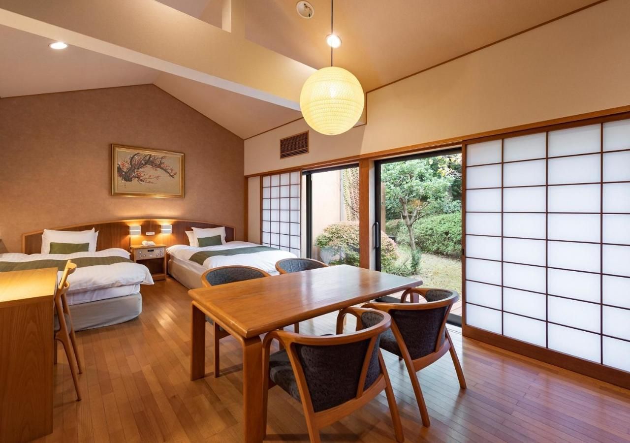 Twin Room with Private Bathroom