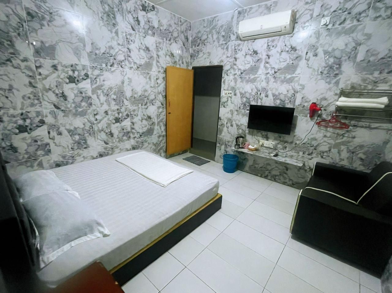 Double Room with Private Bathroom