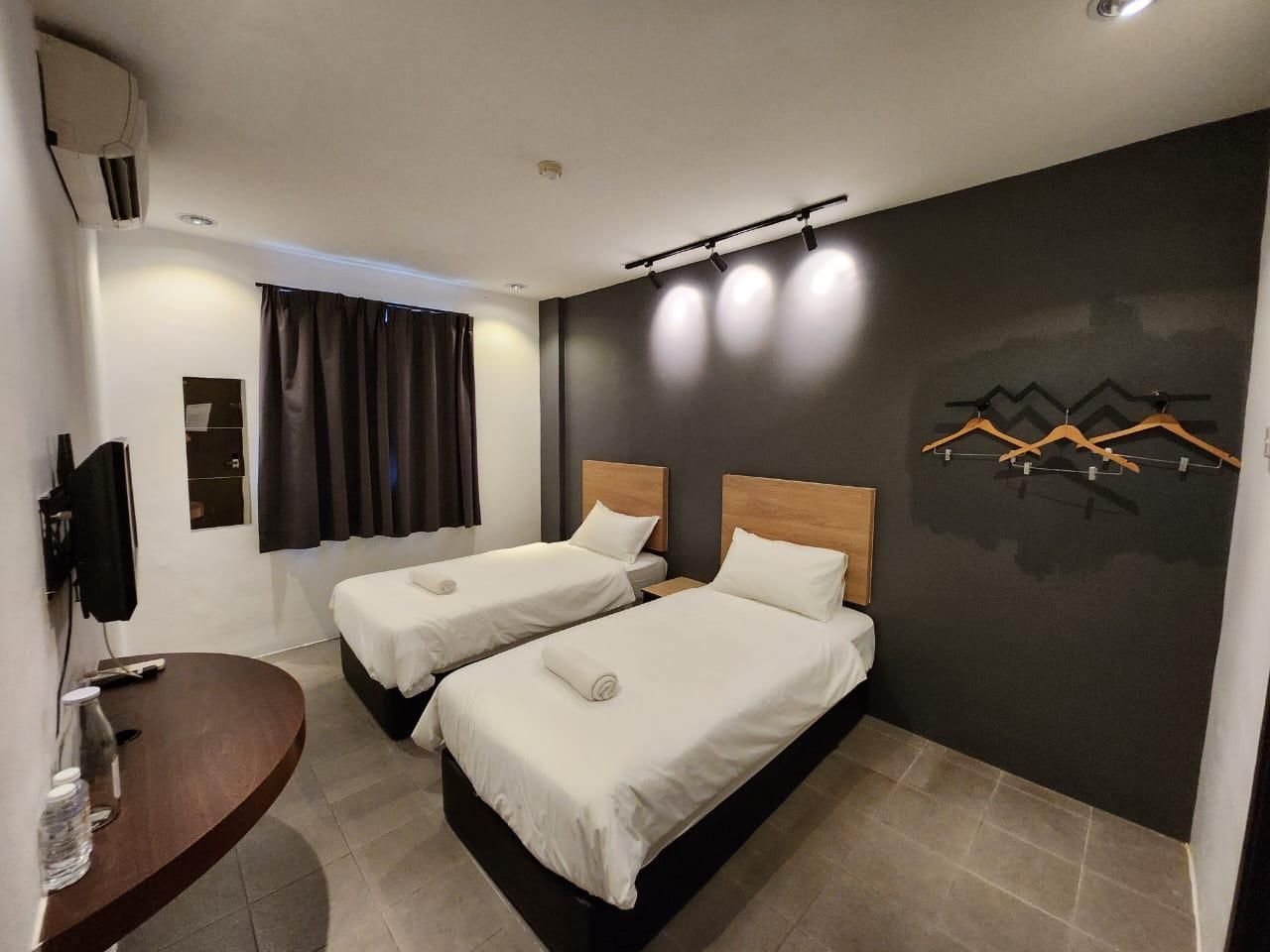 Standard Twin Room - Non-Smoking
