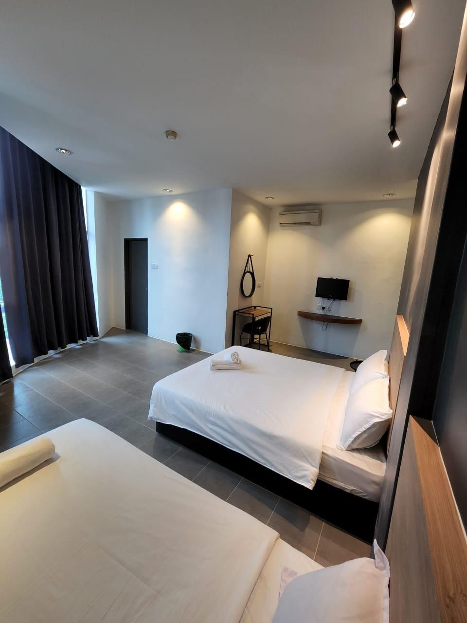 Deluxe Twin Room - Non-Smoking