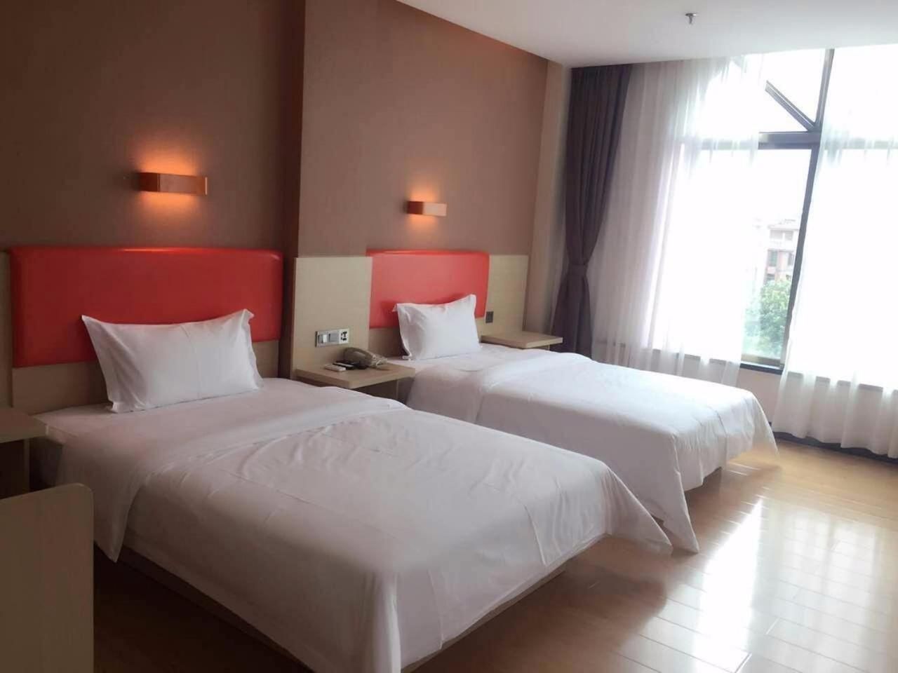 Premium Deluxe Twin Room