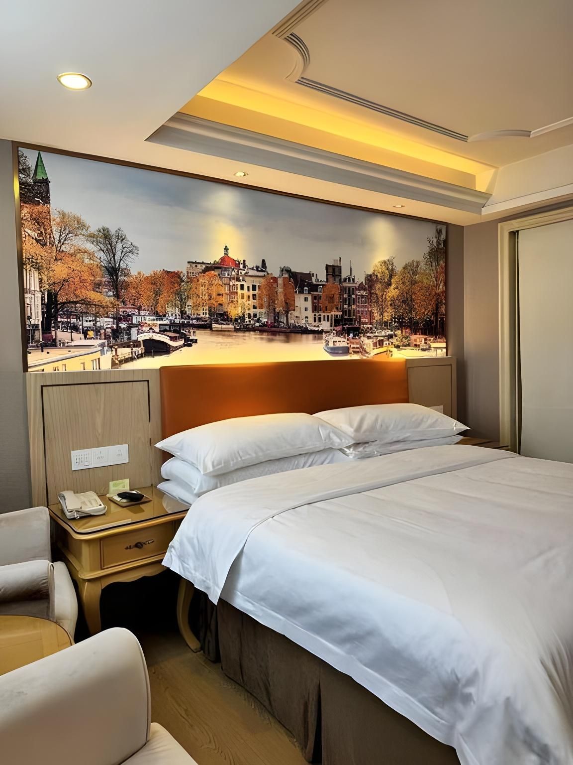 Vienna - Functional Chess Suite Room