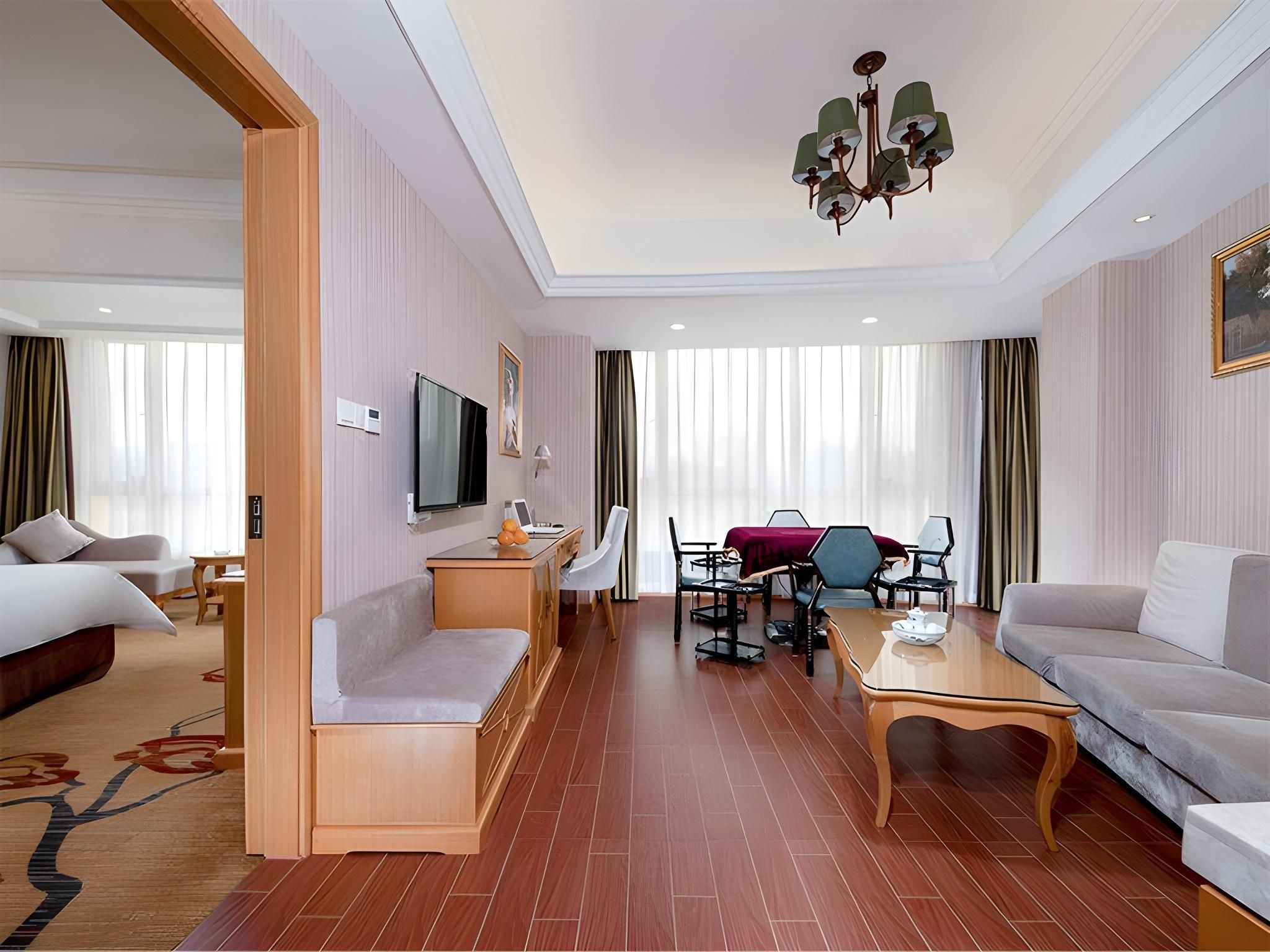 Vienna International Hotel Meizhou Wuhua Vienna - Functional Chess Suite Room 3