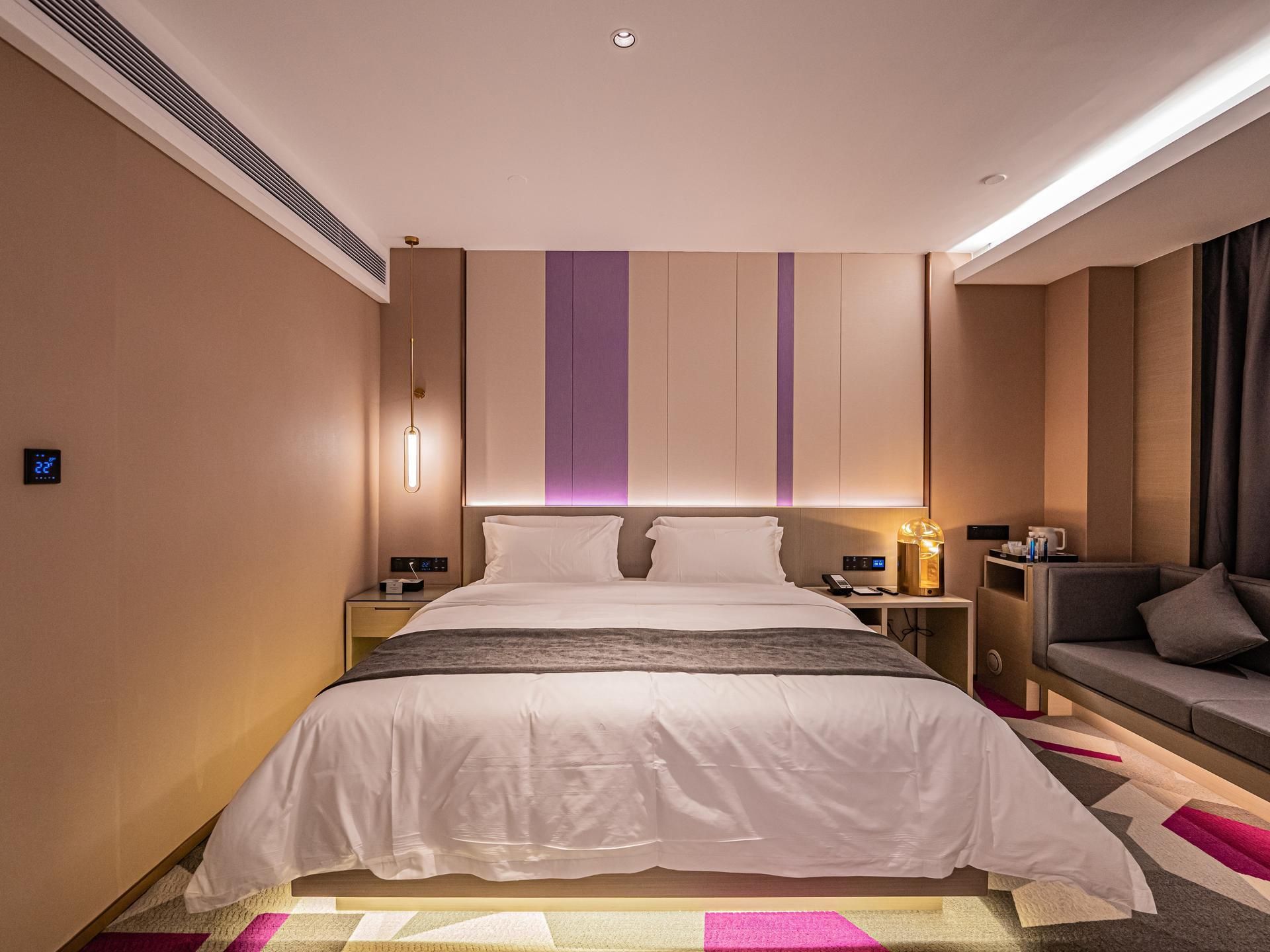 WH - Deluxe Bed Room