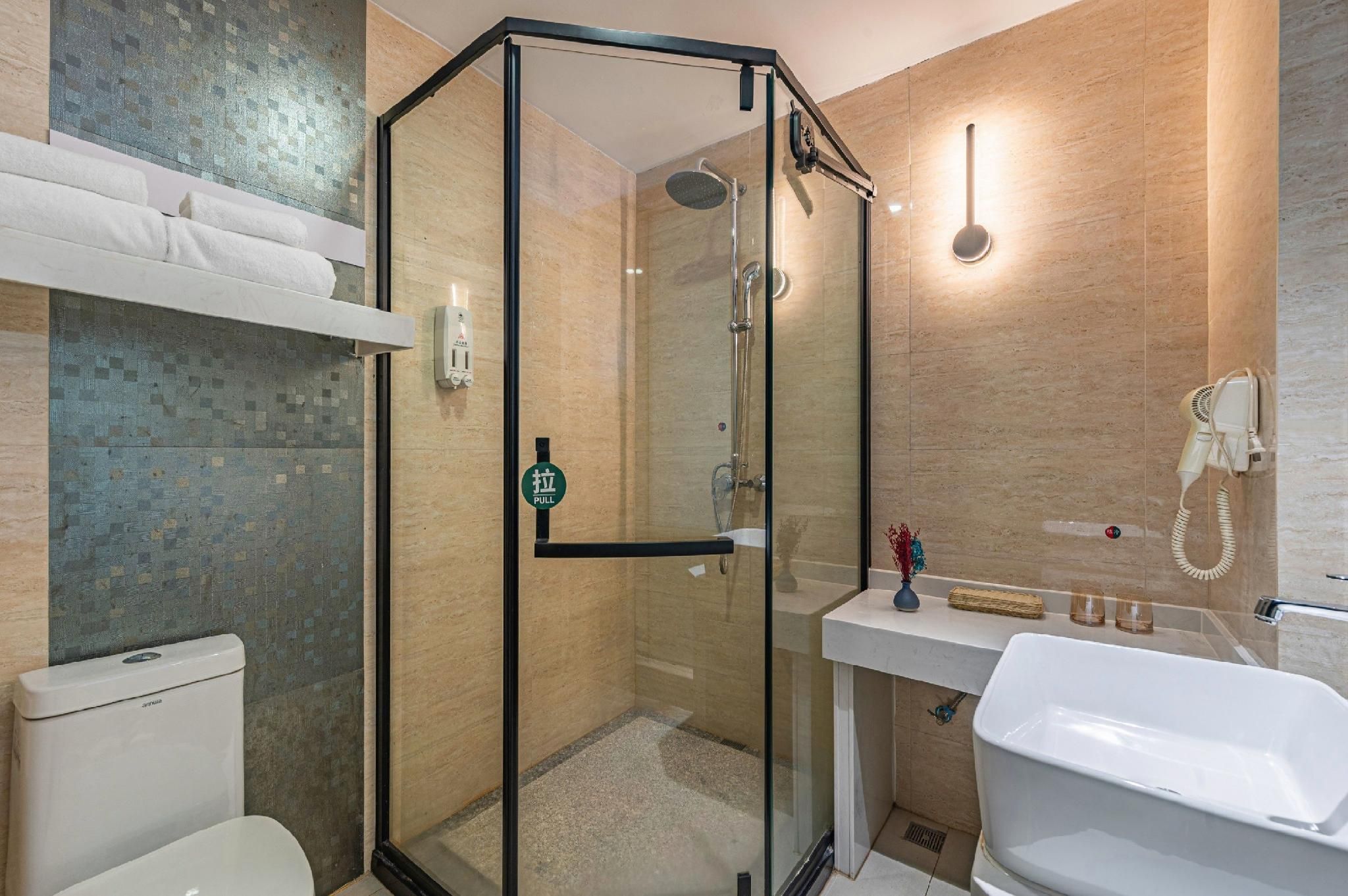 Rezen - Deluxe 1 Bed Room