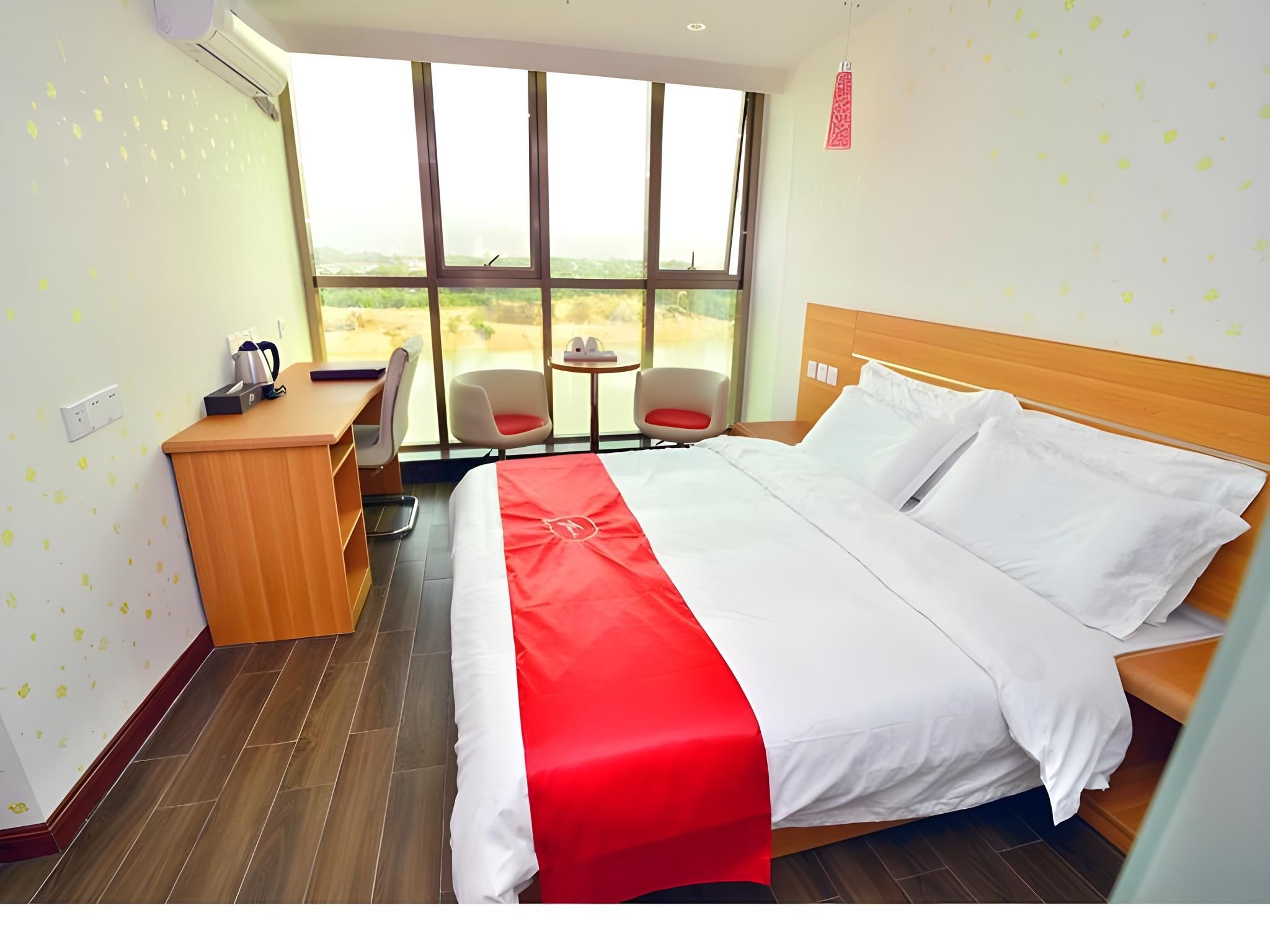 Thank Inn Plus Hotel Meizhou Mei County Lijiang Bay Superior Room Queen