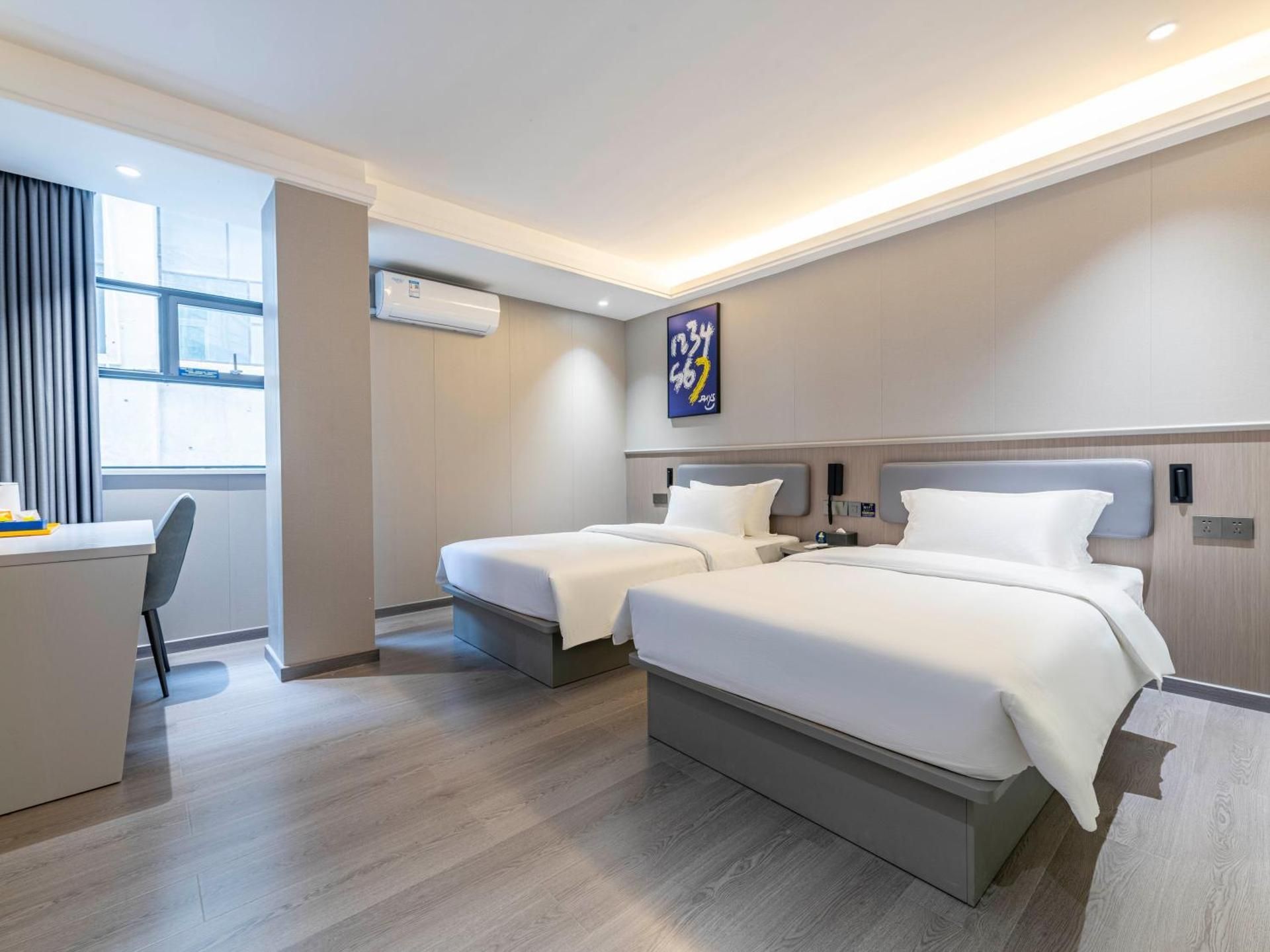 Sleepy Twin Room