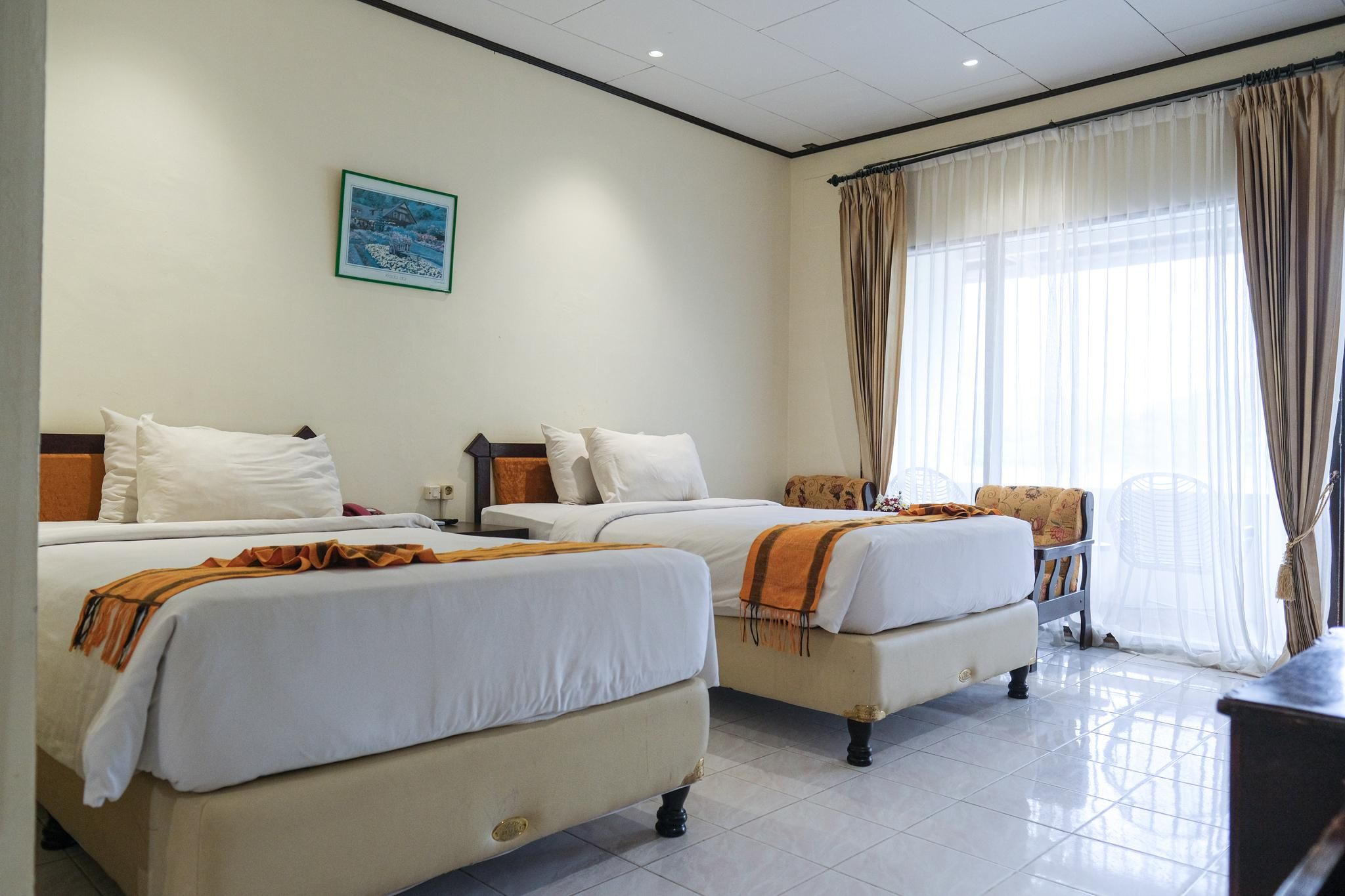 Khas Parapat Superior Room B 2