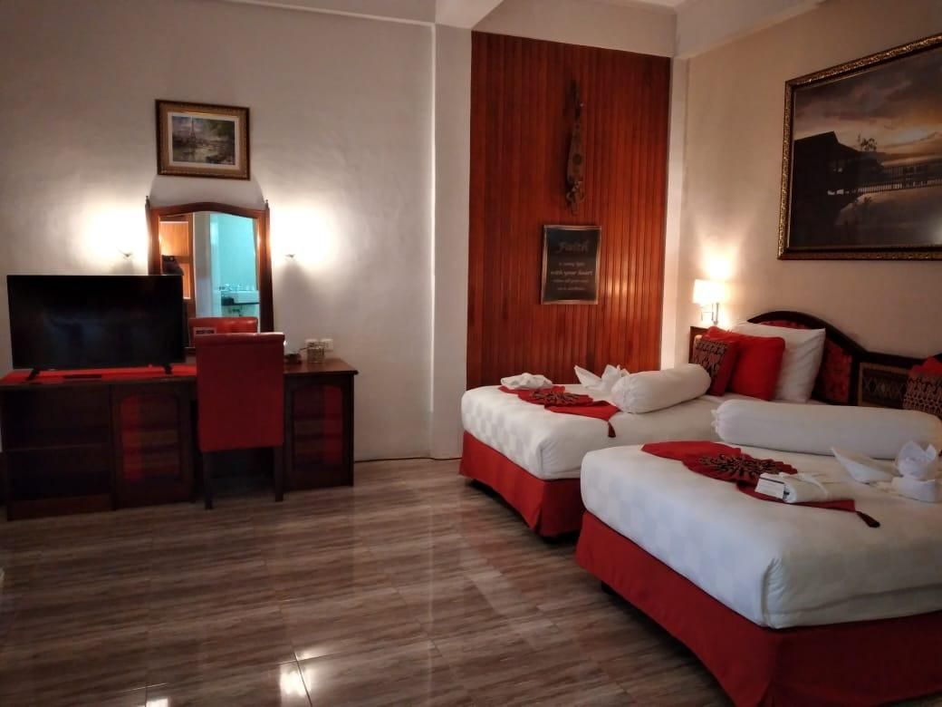 Parapat View Hotel Suite Lake View 2