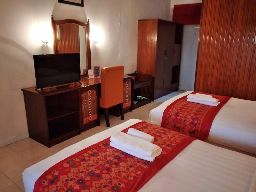 Parapat View Hotel Deluxe Lake View Room 2