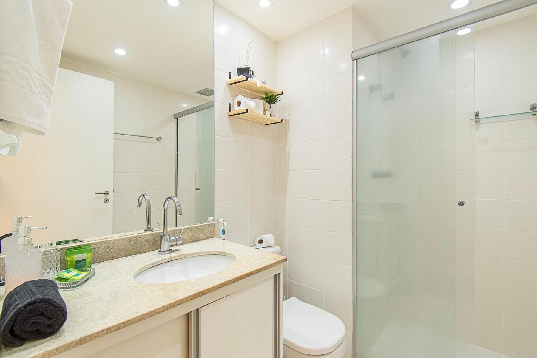 Two-Bedroom Deluxe Apartment with Balcony