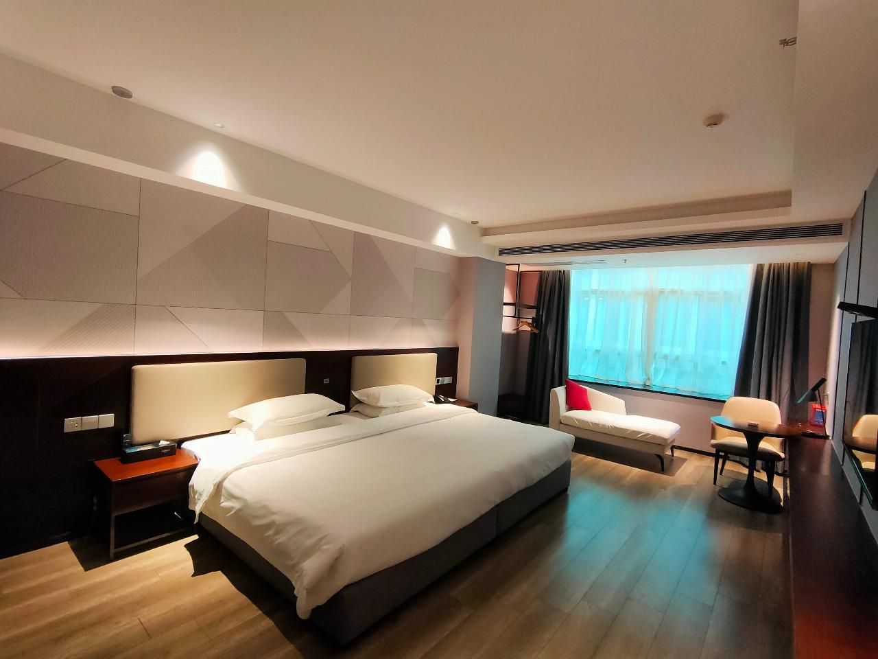 Dossen - Deluxe Bed Room