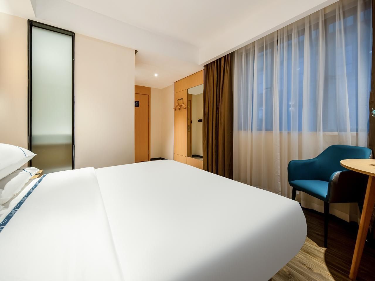 Dossen - Standard Bed Room