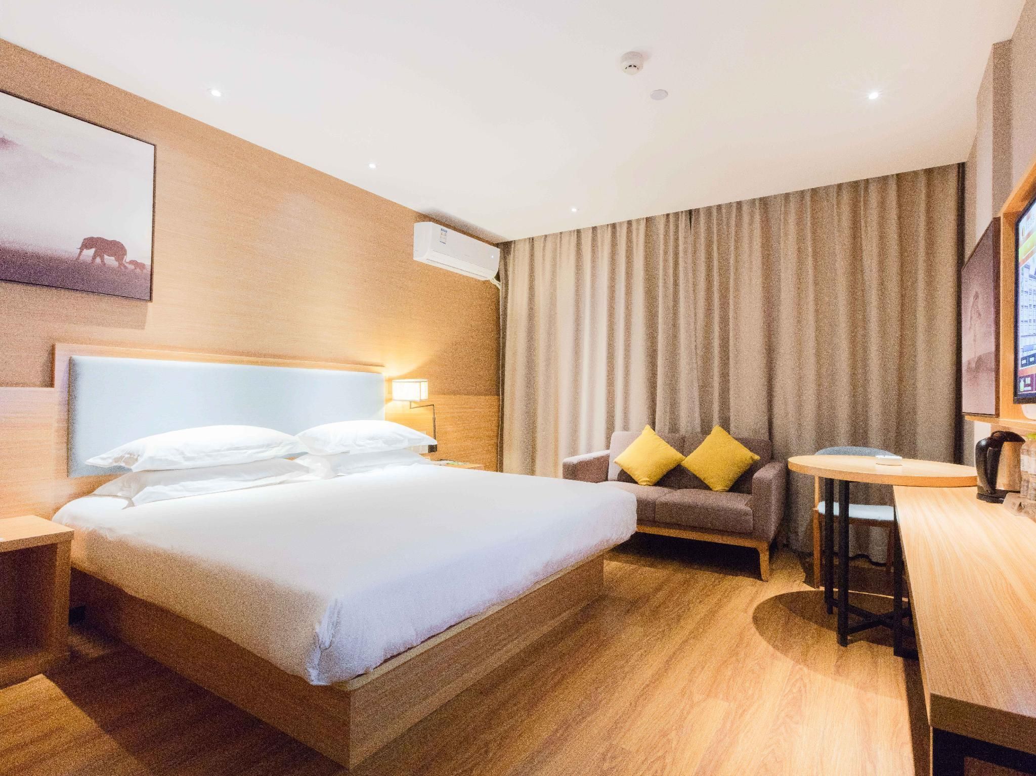 Business Queen Room