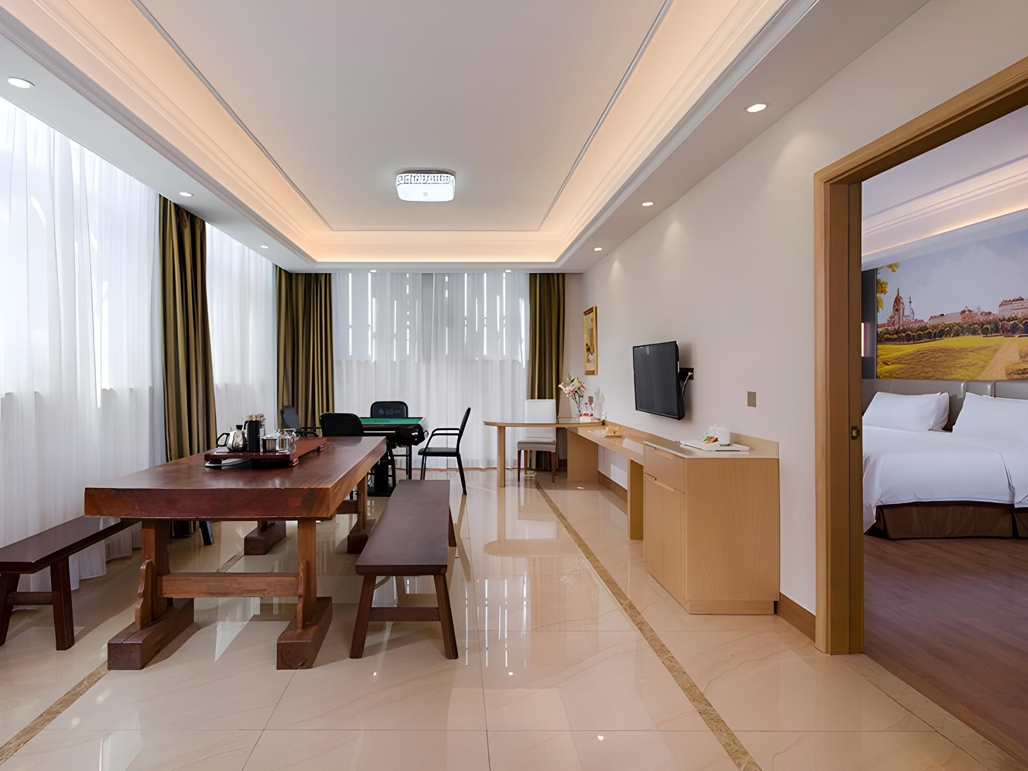 Vienna - Functional Chess Suite Room