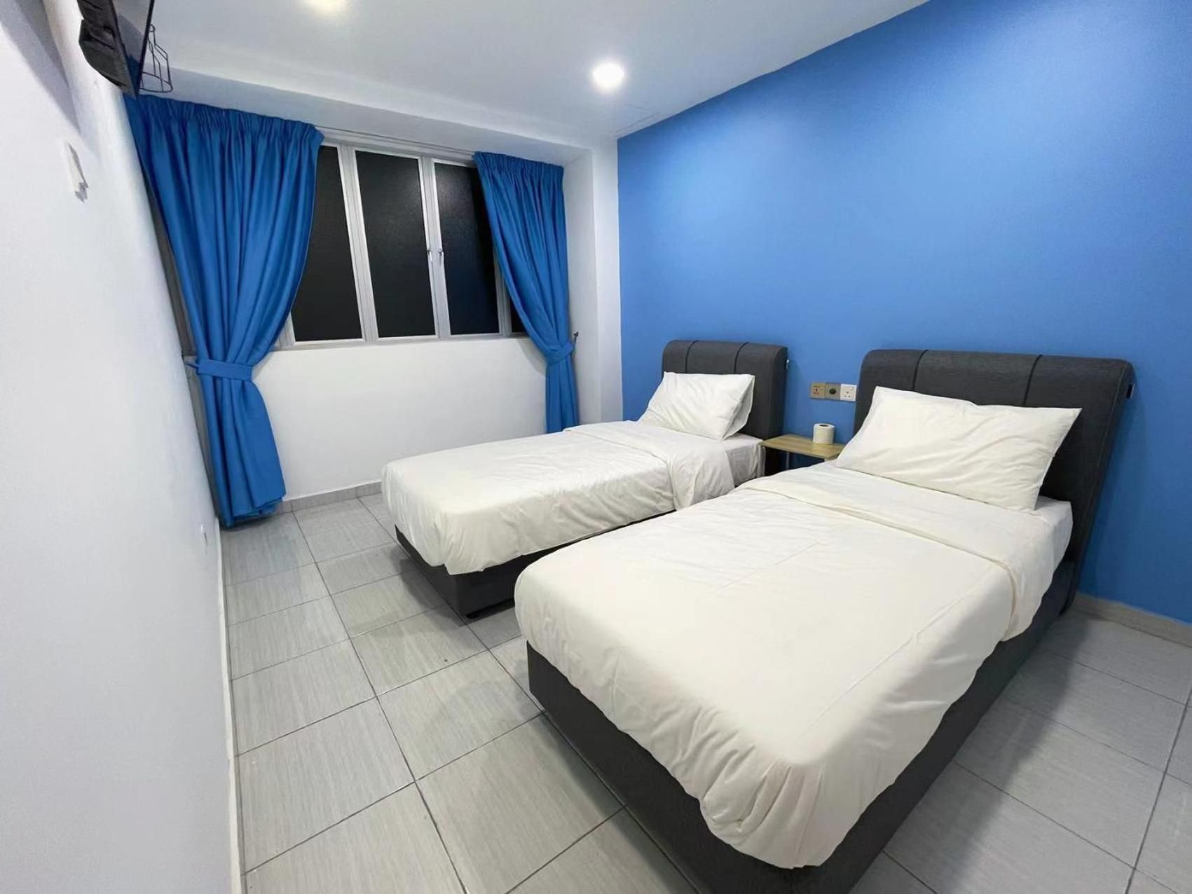 Gemilang Hotel  Twin Room with Window 3