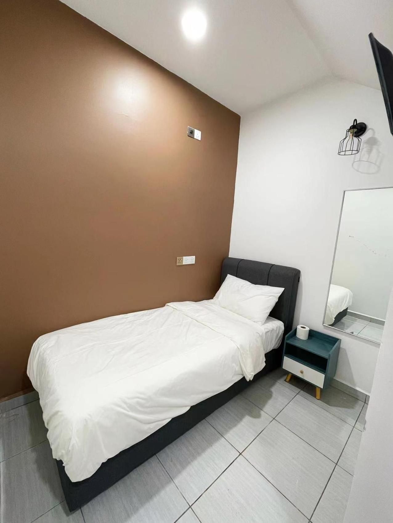 Gemilang Hotel  Standard Single Room