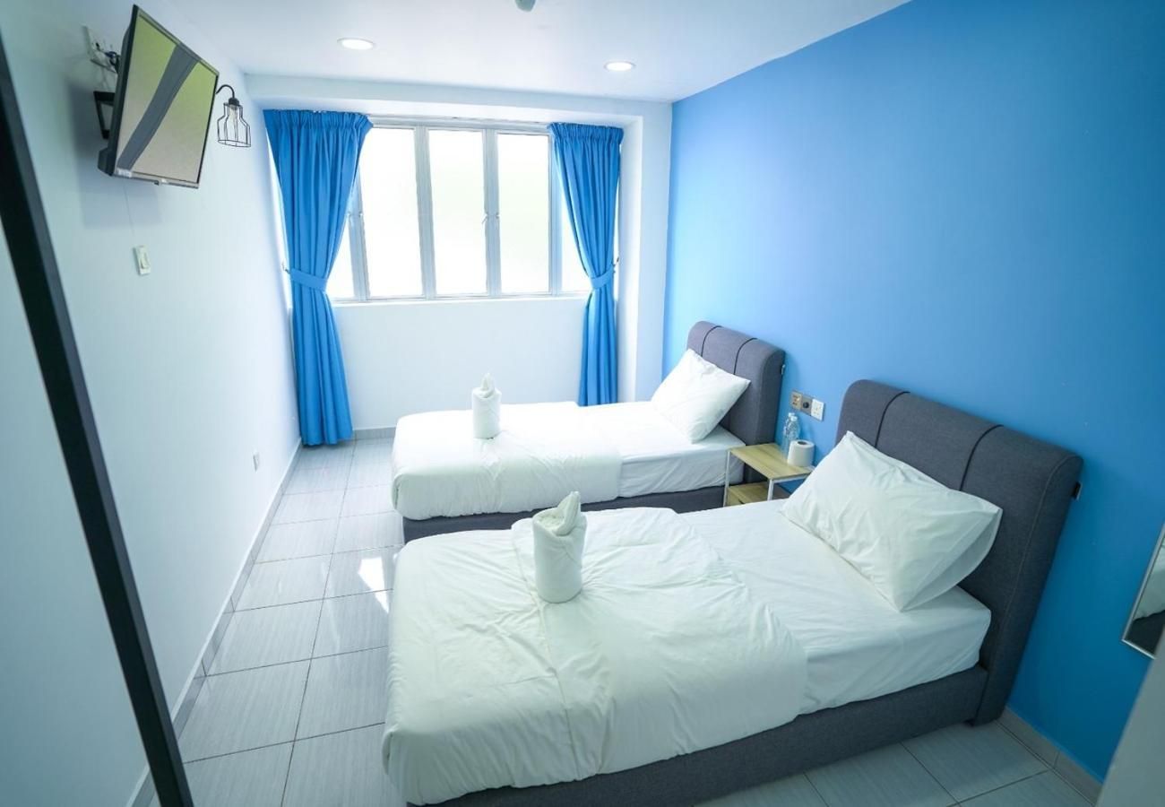 Gemilang Hotel  Twin Room with Window 2