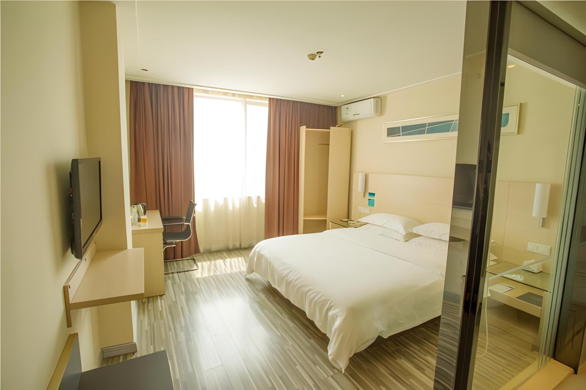 Business Queen Room