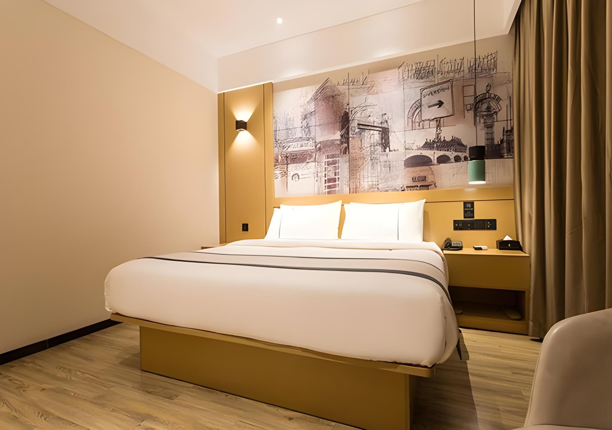 Business Queen Room