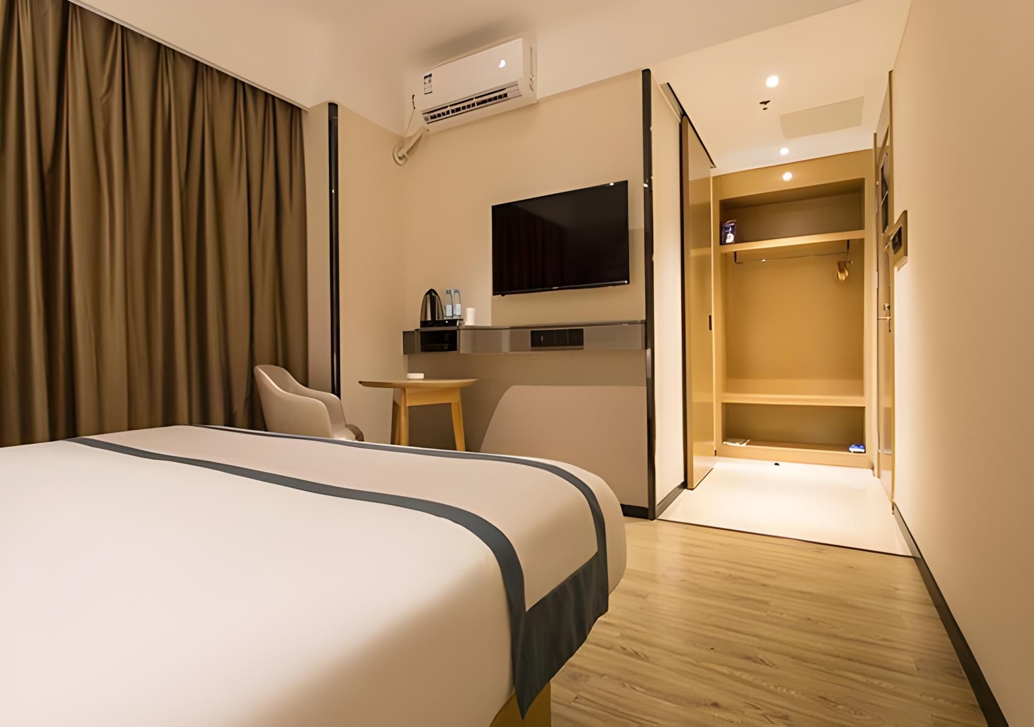 Business Queen Room