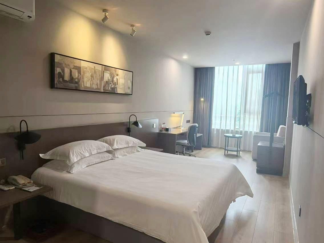 WH - Superior Bed Room