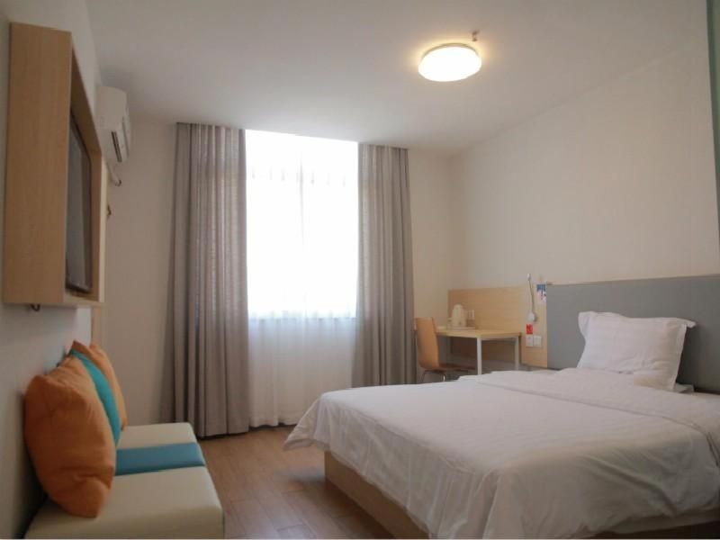 WH - Traditional Bed Room