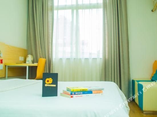 Business Queen Room