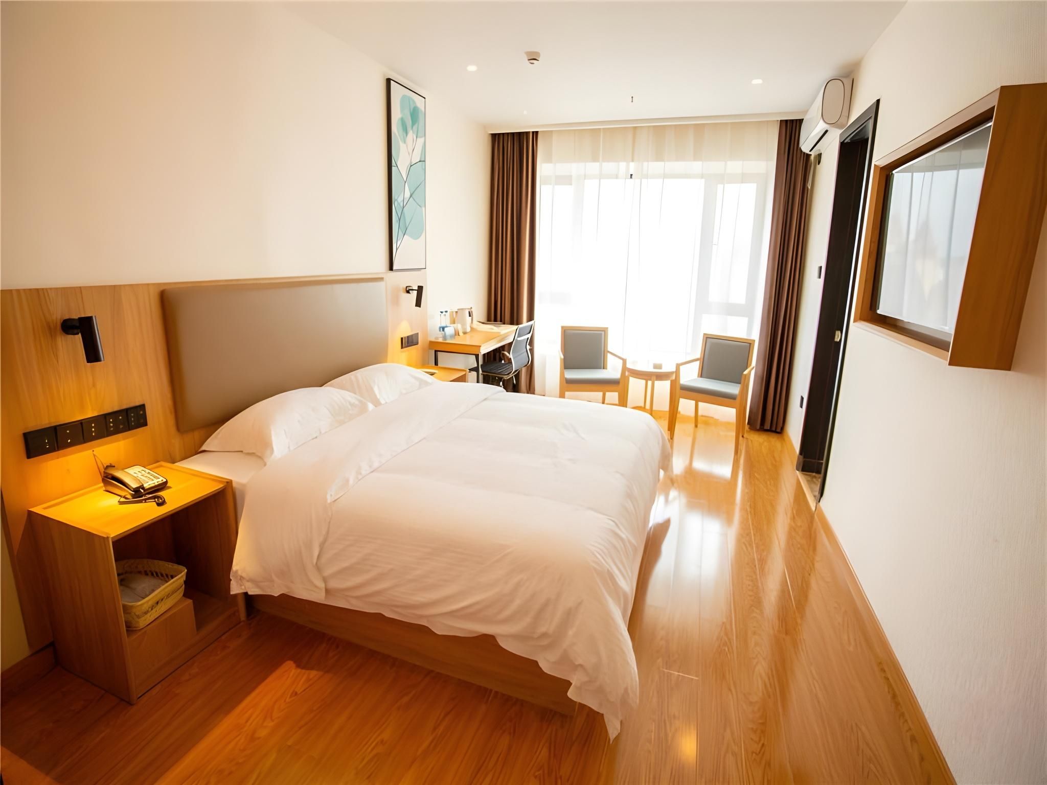 Business Queen Room