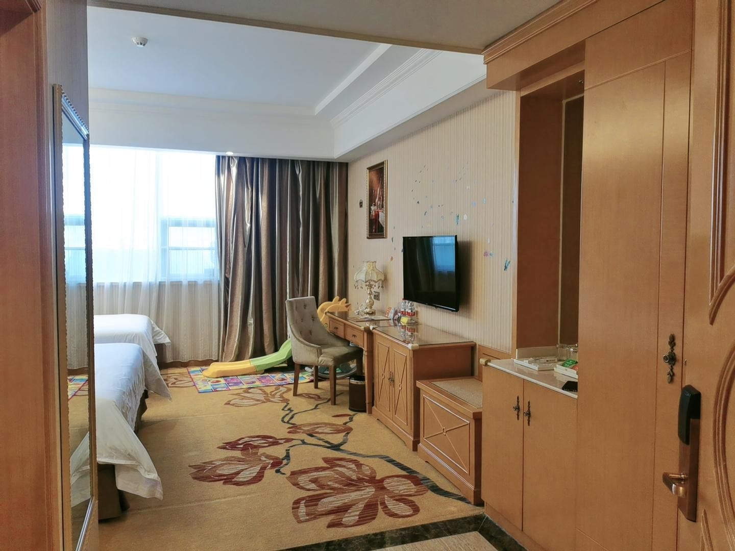 Vienna - Bonding Room With Twin Bed