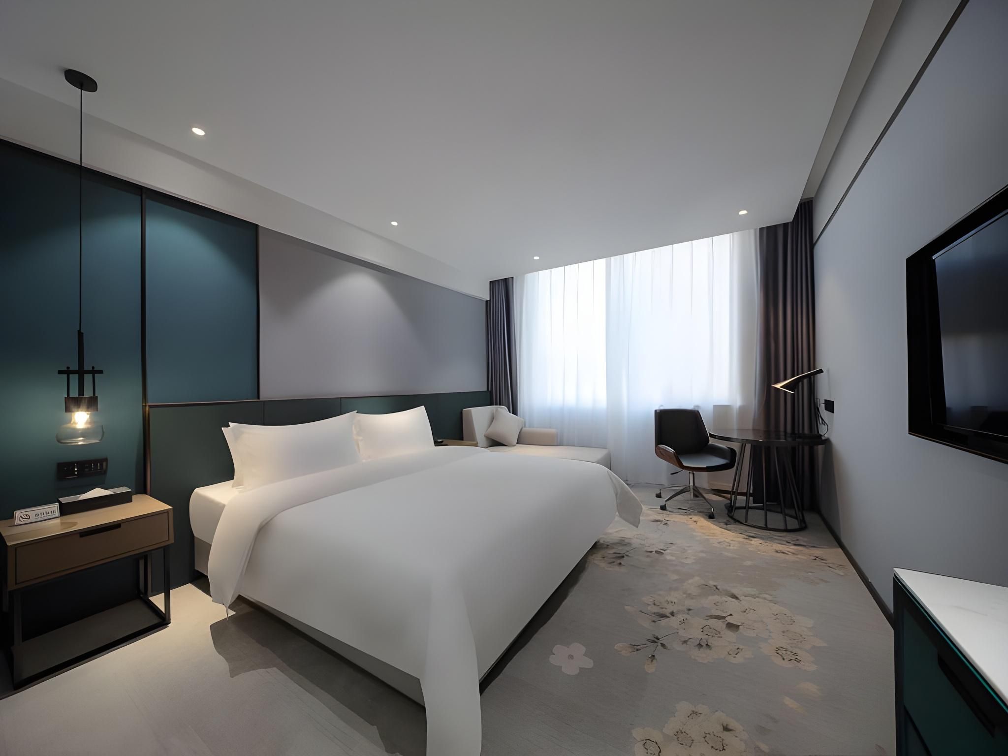 GTI - Intelligent Queen Room