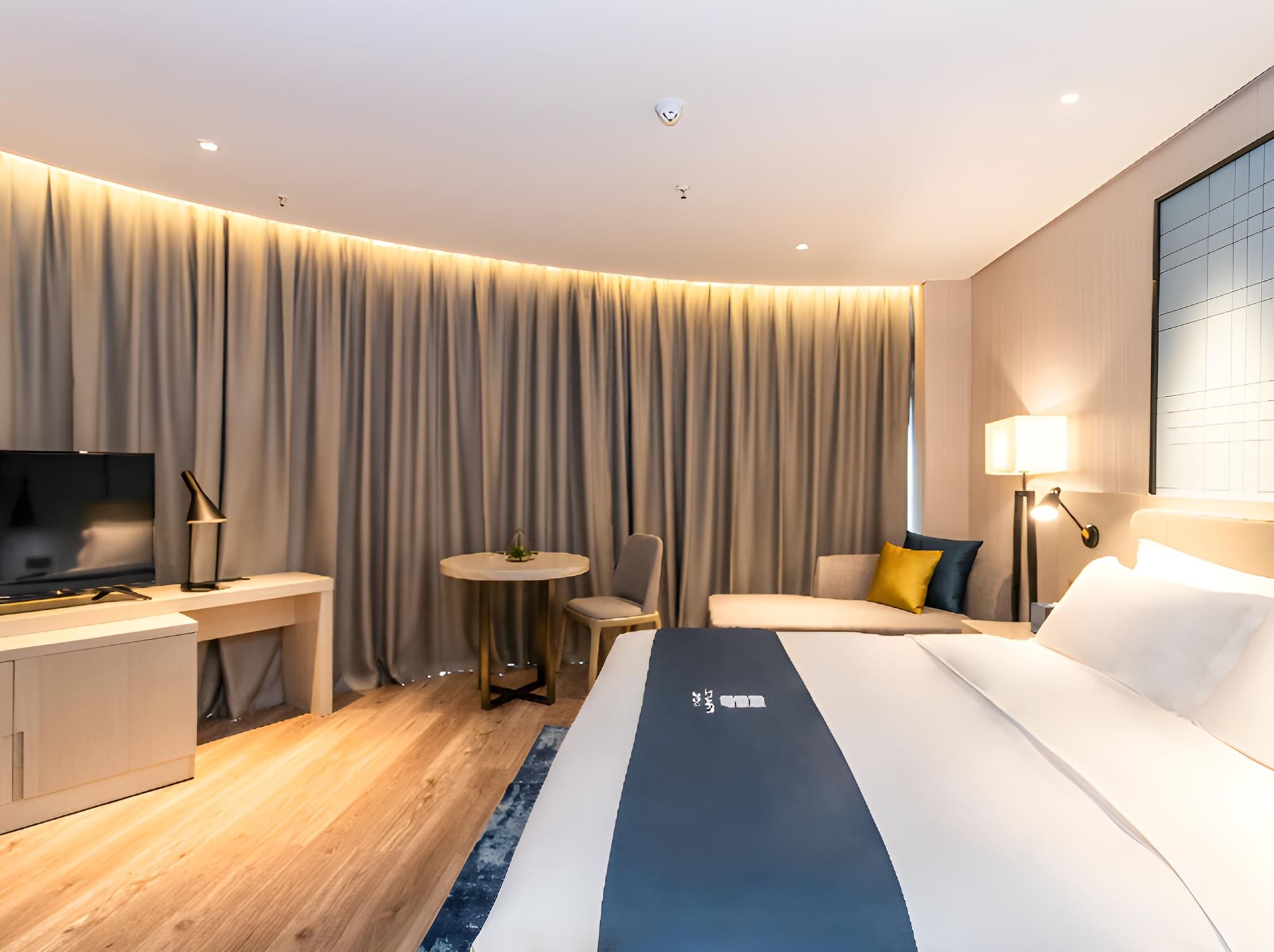 Dossen - Bed Room With City View