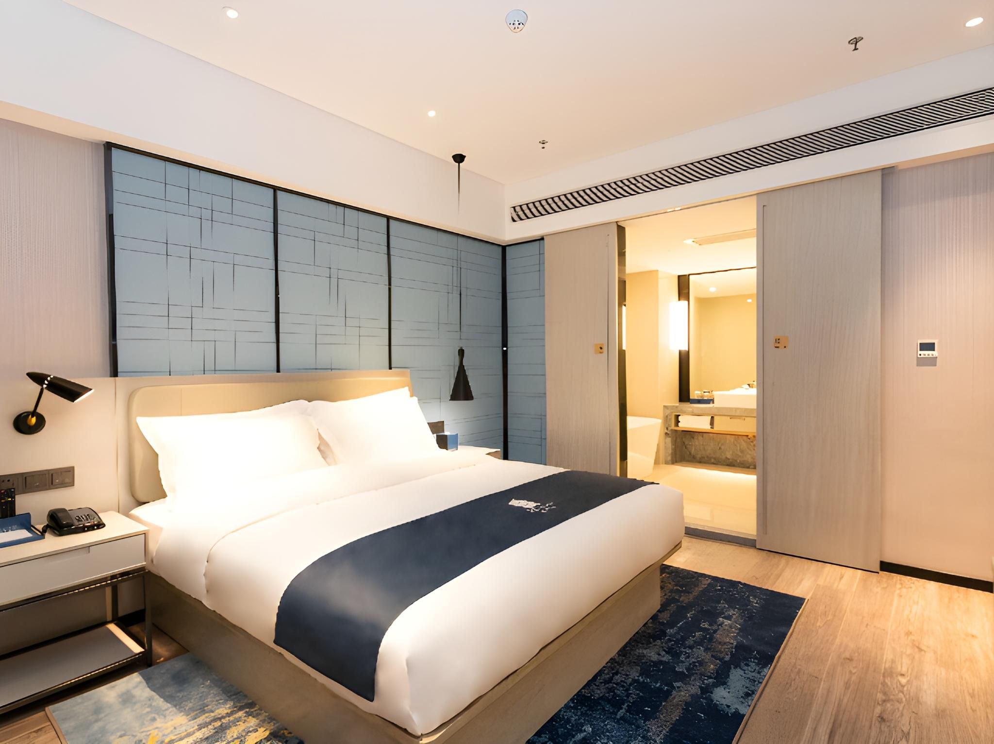 Dossen - Executive Suite