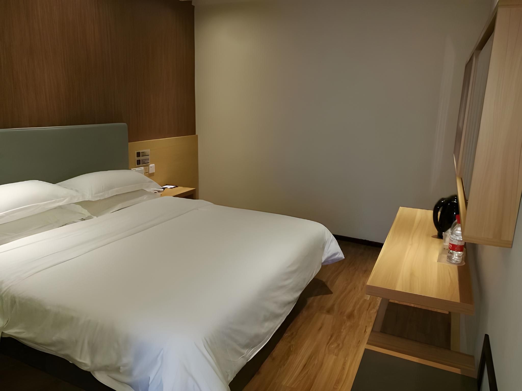 Dossen - Speical Offer Bed Room