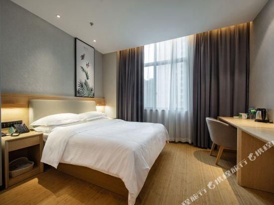Hotel Queen Room