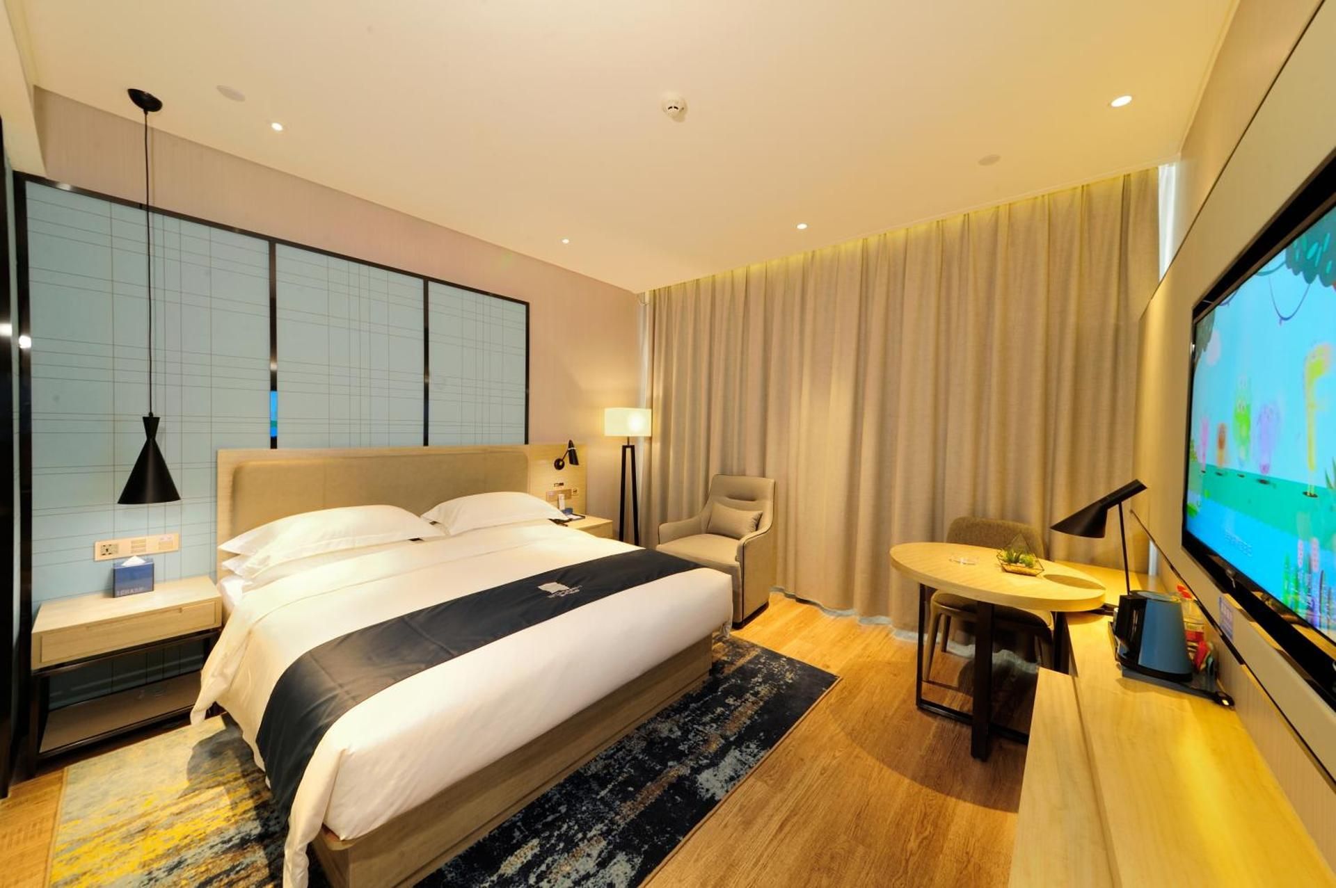 Deluxe Queen Room