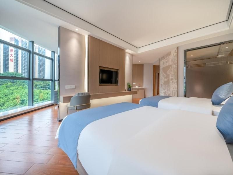 Suite with Mah-jongg
