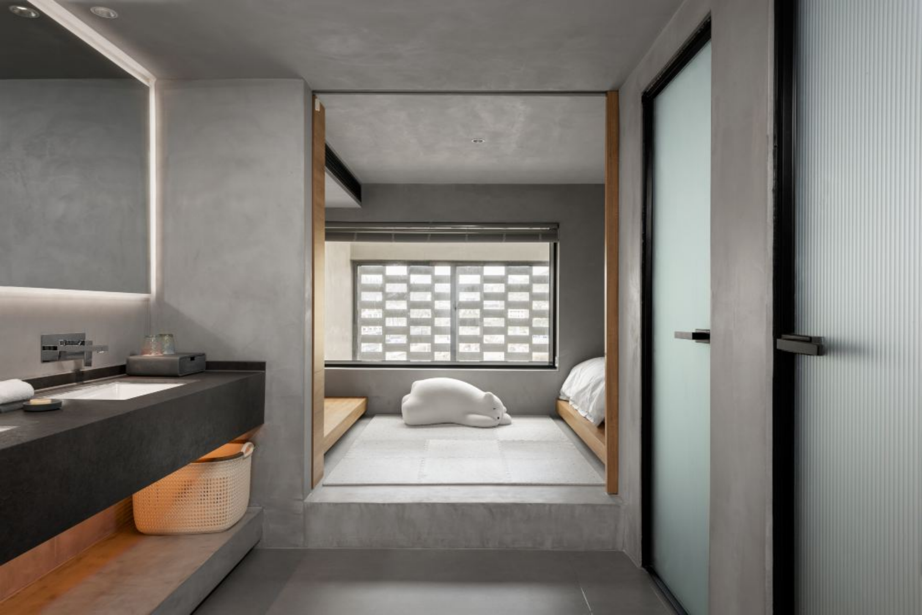 3-Bedroom Residence with Balcony