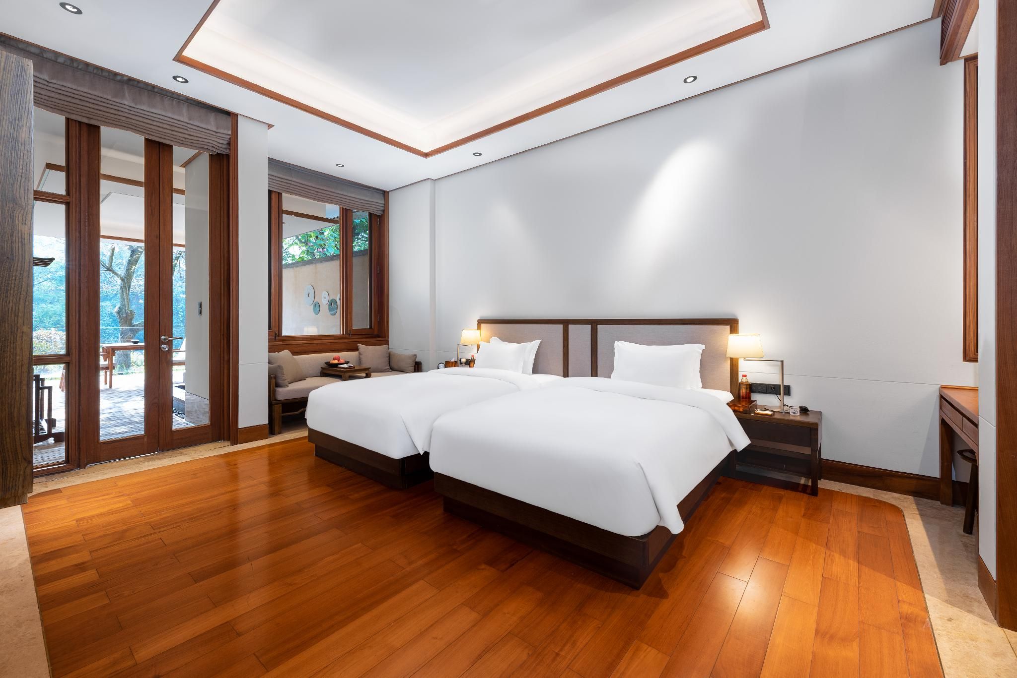 Lake View Twin Room