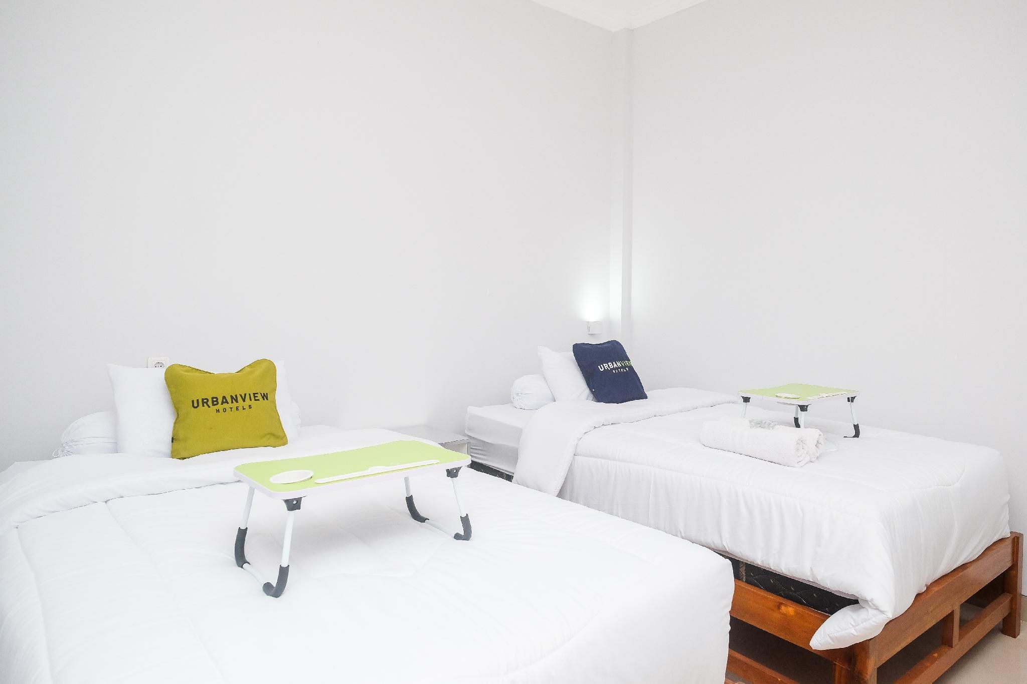 Urbanview Syariah Loji Arum Stasiun Klaten by RedDoorz Deluxe Twin Room 2