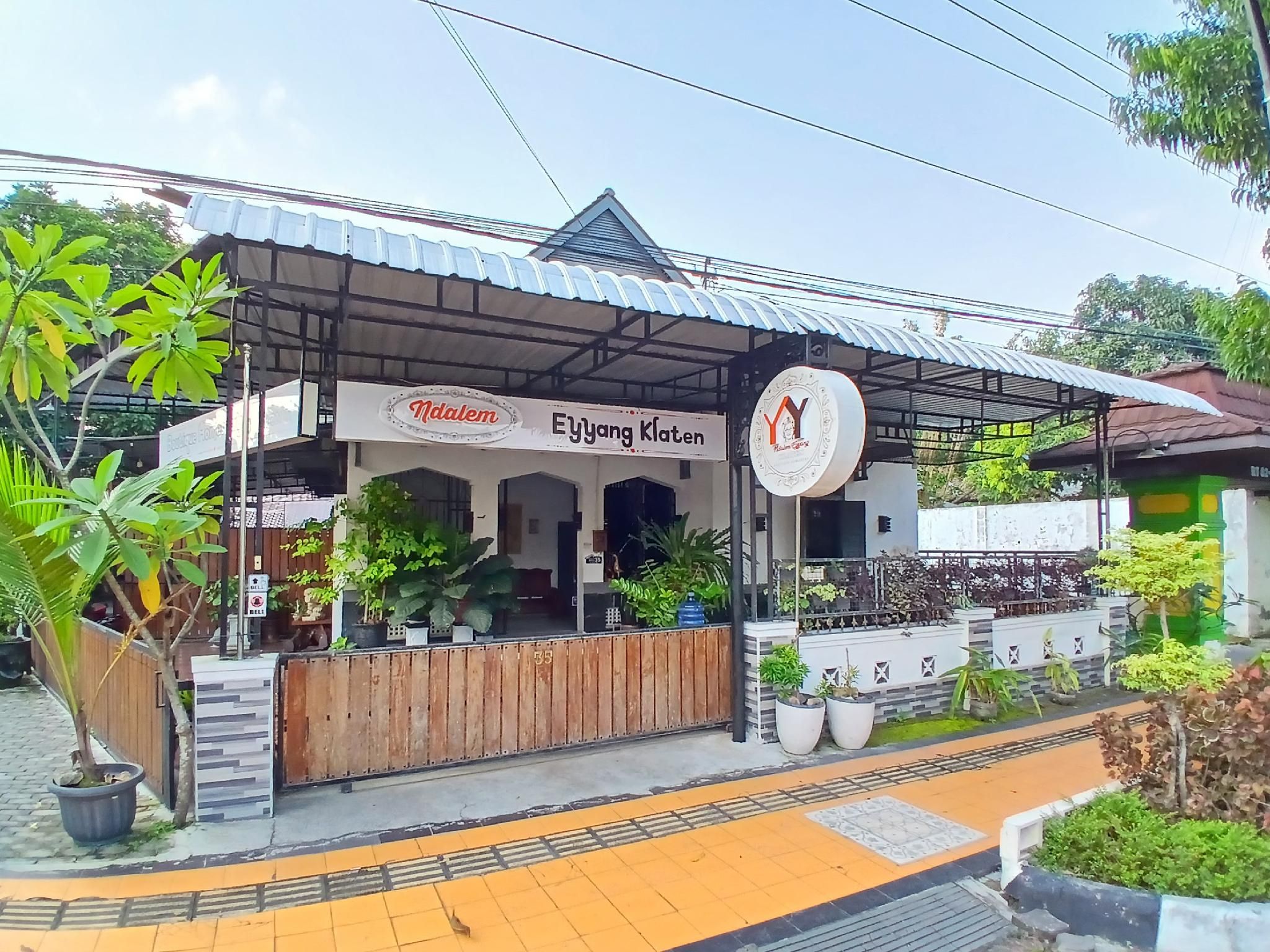 RedDoorz @ Ndalem Eyyang Syariah Stasiun Klaten