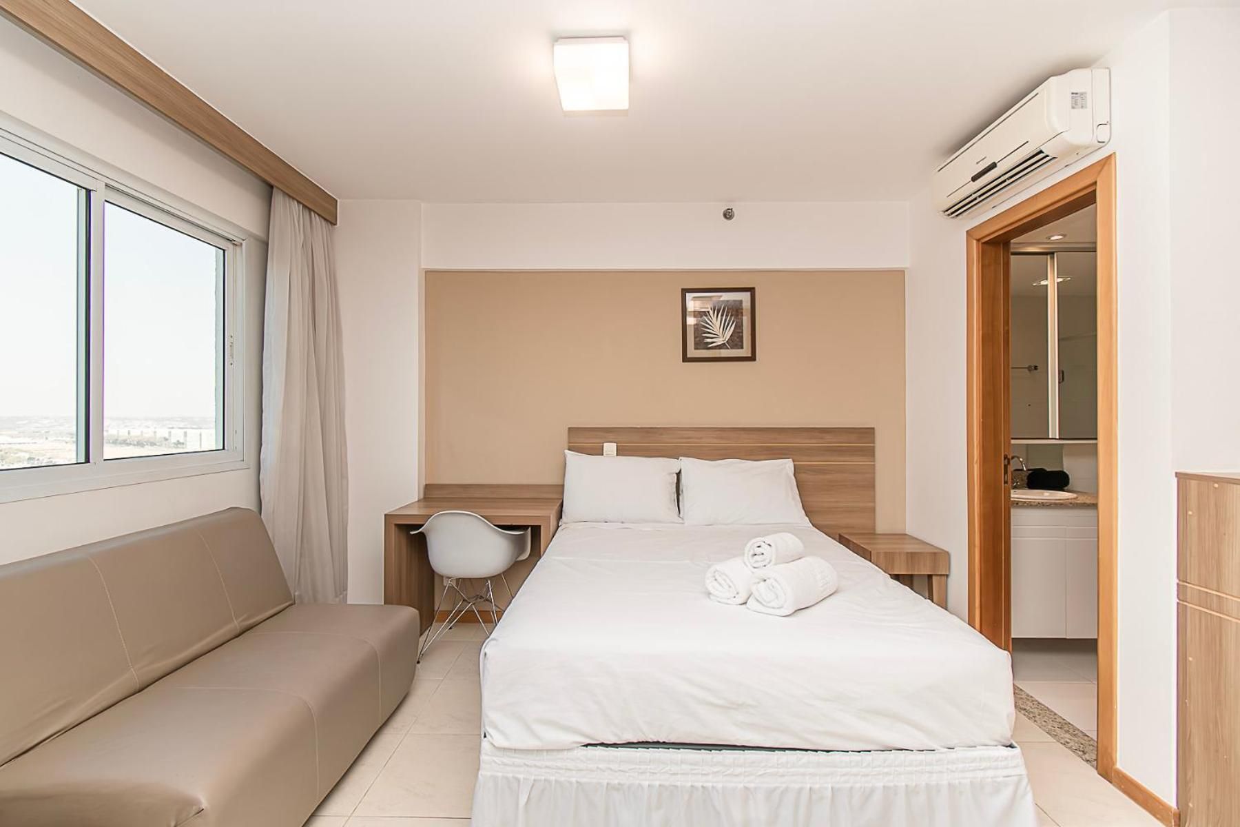 Deluxe Room (2 Adults + 1 Child)