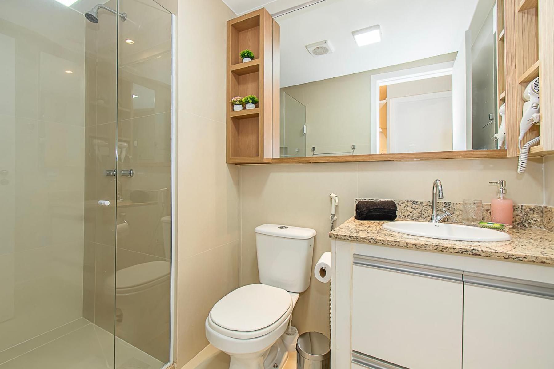 Two-Bedroom Deluxe Apartment with Balcony