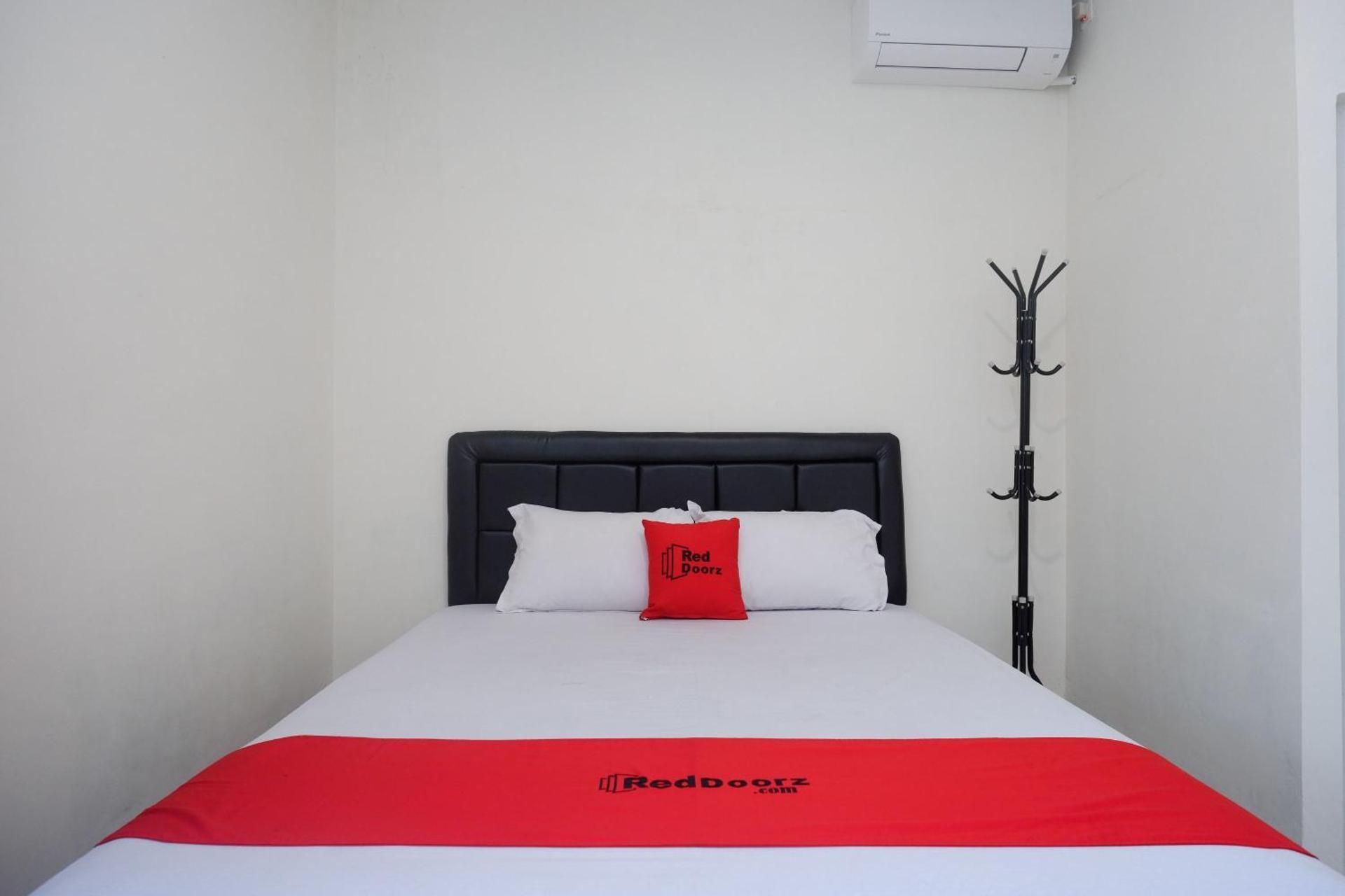 RedDoorz Syariah near RS Soeradji Pemuda Klaten Economy Double Room 3